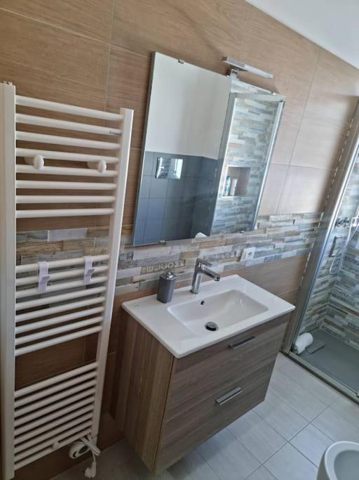 Bagno con scaldasalviette